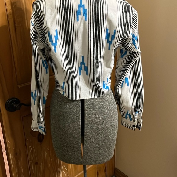 Roper Black and White Button-Up Crop Shirt with Turquise Accents - Picture 5 of 10